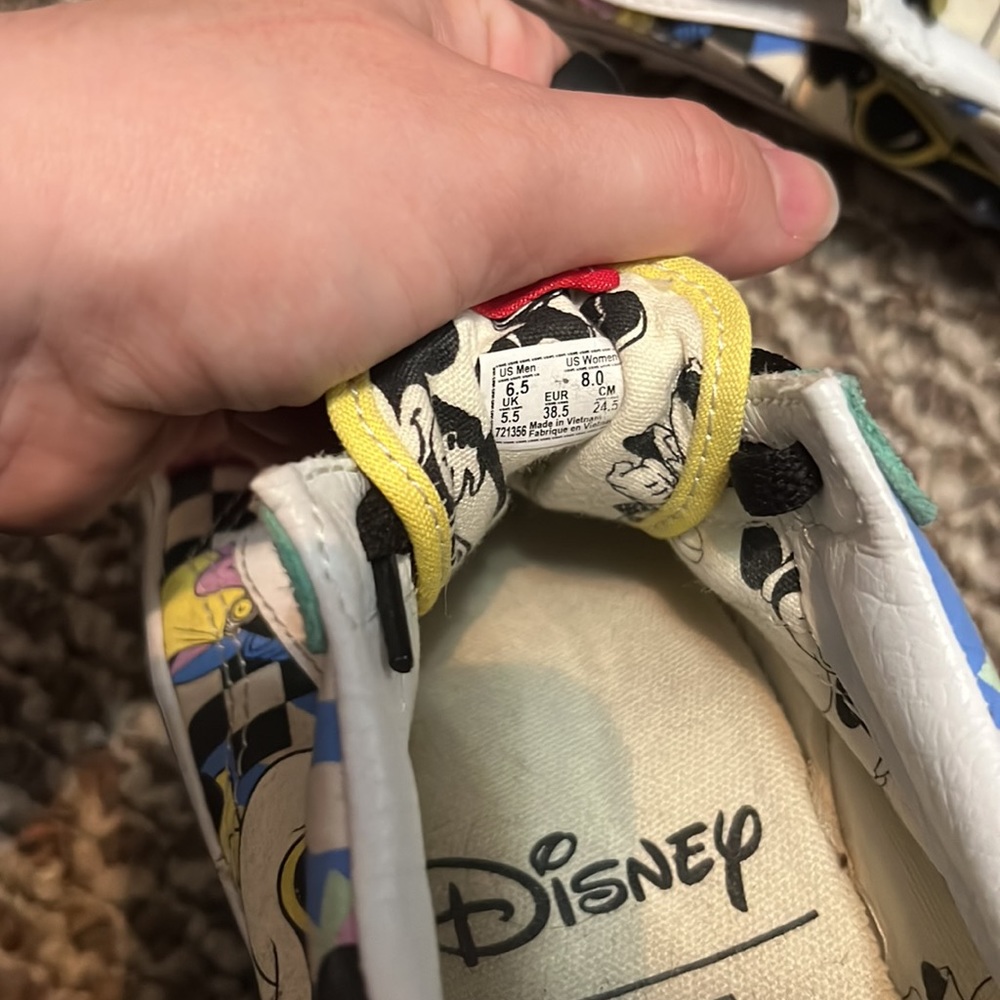 Disney vans!! - Picture 7 of 7